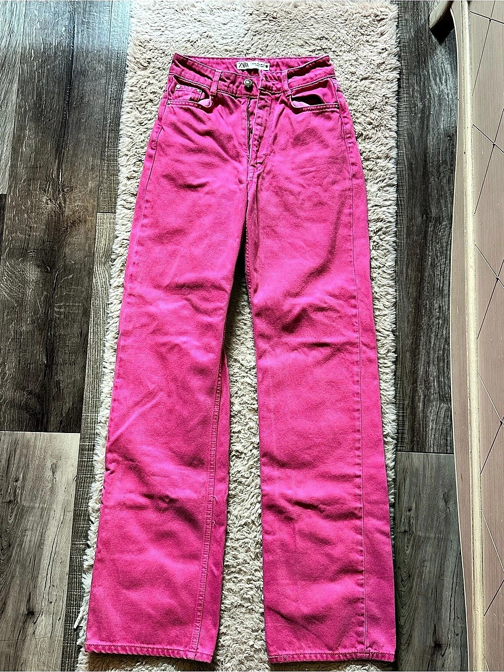 Zara Straight Leg Jeans in Pink US 2 Like New